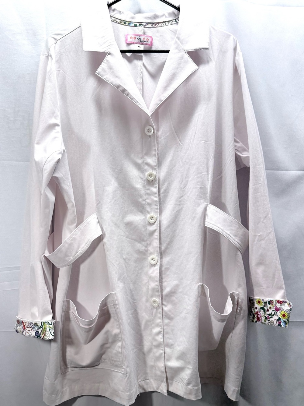 Koi Women’s Janice White Lab Coat Size XL - Picture 3 of 9